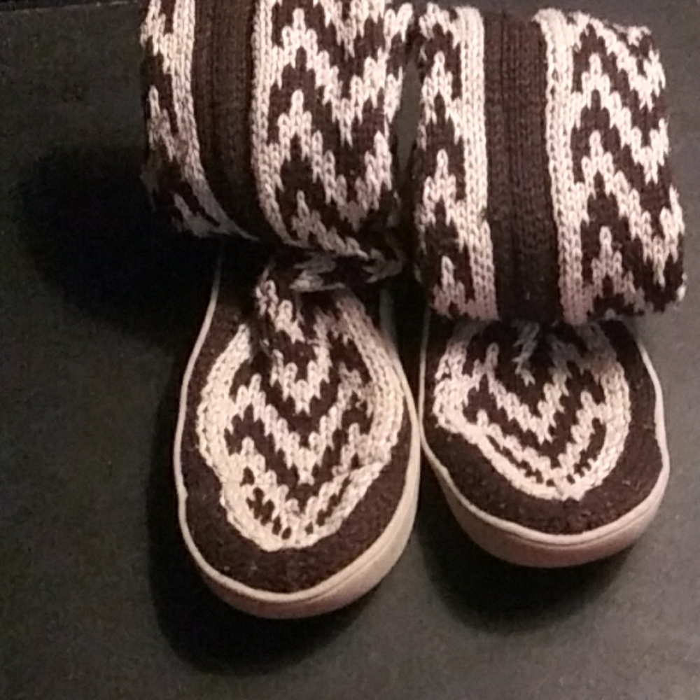 Knee high Sweater boots
